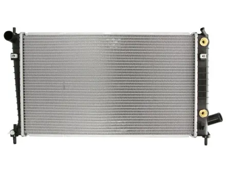 Радіатор охолодження двигуна Nissens 68001A