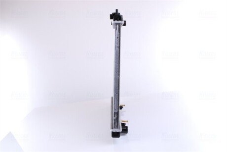 Радіатор охолодження двигуна nissens 68118