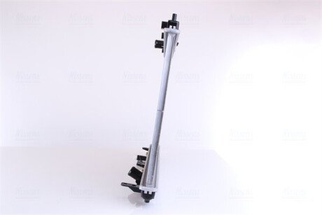 Радіатор охолодження двигуна nissens 681374