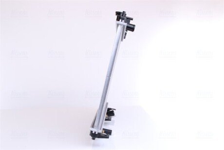 Радіатор охолодження двигуна nissens 681374