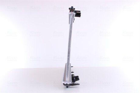 Радіатор охолодження двигуна nissens 681377