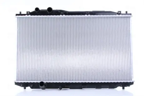 Радіатор охолодження двигуна Nissens 681384