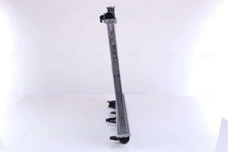 Радиатор охлаждения двигателя nissens 681386