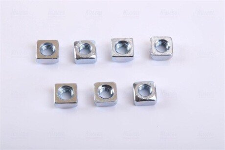 Радиатор охлаждения двигателя nissens 68510