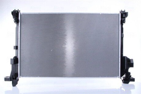 Радиатор охлаждения двигателя nissens 686807
