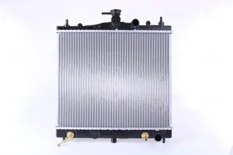 Радіатор охолодження двигуна Nissens 68700A