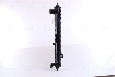 Радіатор охолодження двигуна nissens 68743