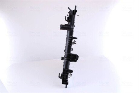 Радіатор охолодження двигуна nissens 68774