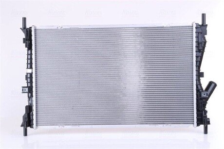 Радіатор охолодження двигуна nissens 69223