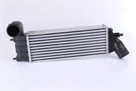 Радиатор охлаждения двигателя nissens 96766 Фиат Улисс
