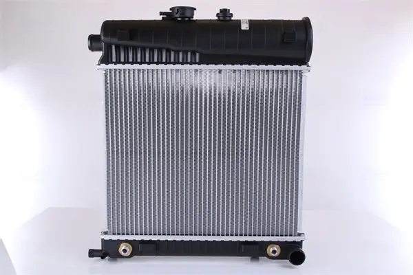 Радіатор охолодження двигуна Nissens 62708A (фото 1)