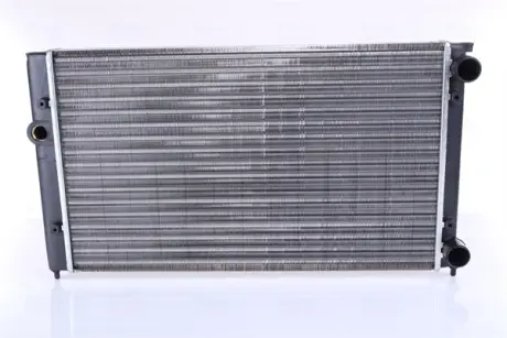 Радіатор охолодження двигуна Nissens 651941