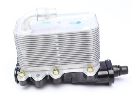 Радіатор масла BMW 5 (E60) 2.0D-4.4D 10.02-12.10 nrf 31215