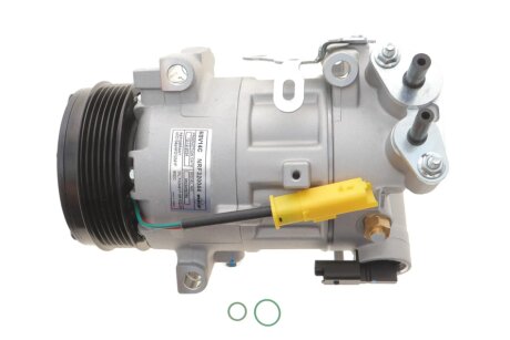 Компресор кондиціонера nrf 320044 на Ситроен С4 кактус