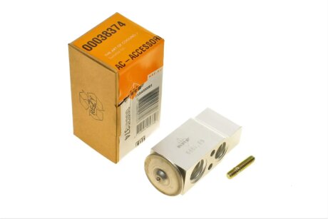 Клапан кондиціонера nrf 38374 на Сааб 9000