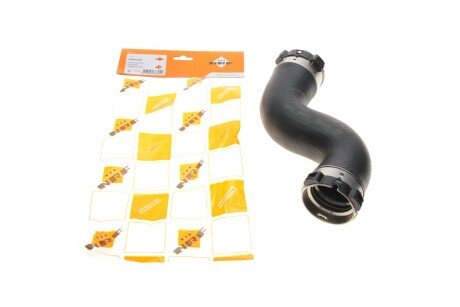 Патрубок интеркулера (турбины) nrf 166045 на Мерседес Спринтер 906