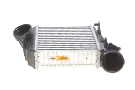 Радиатор интеркулера NRF 309030 Шкода Суперб 1