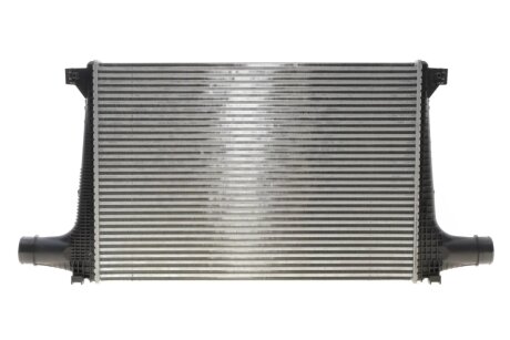 Радіатор інтеркулера nrf 309121 на Ауди Q7