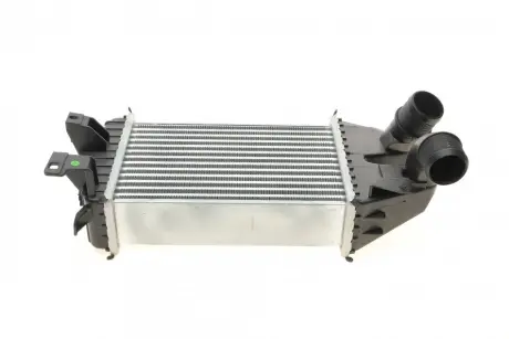 Радиатор интеркулера NRF 30961 Опель Астра h