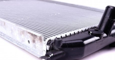 Радиатор охлаждения двигателя nrf 51564