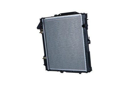 Радіатор охолодження двигуна nrf 50449 на Митсубиси Паджеро 4