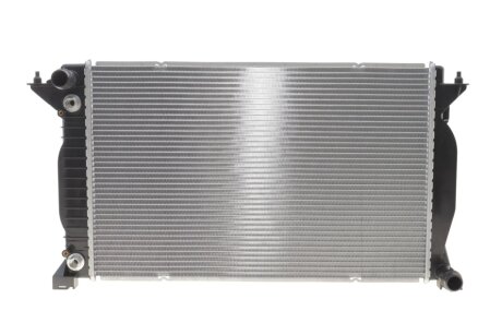 Радіатор охолодження двигуна nrf 50544 на Ауди А4 б6