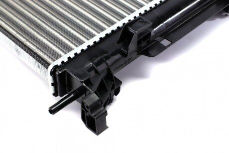 Радиатор охлаждения двигателя nrf 53004