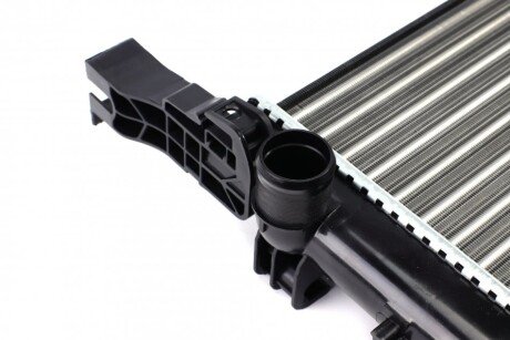 Радиатор охлаждения двигателя nrf 53004