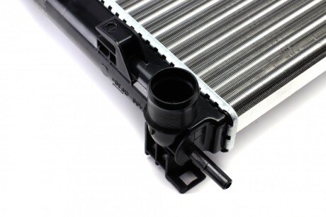 Радиатор охлаждения двигателя nrf 53004