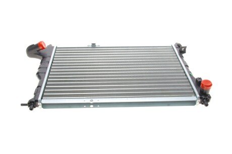 Радиатор охлаждения двигателя nrf 53068A на Мазда 6 gj