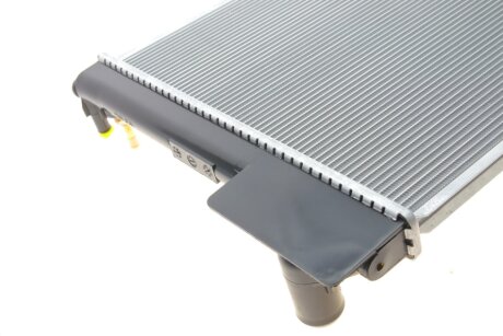 Радиатор охлаждения двигателя nrf 53766