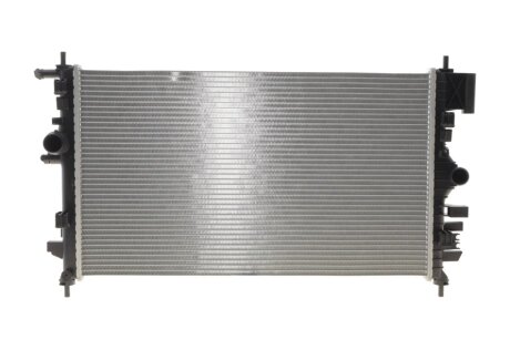 Радиатор охлаждения двигателя nrf 53773 на Опель Инсигния а