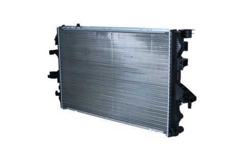 Радиатор охлаждения двигателя nrf 53795A