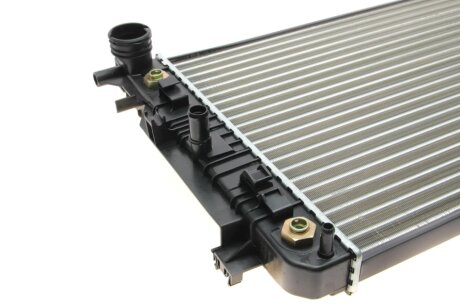 Радіатор охолодження двигуна nrf 53833A