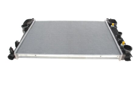 Радиатор охлаждения двигателя nrf 53839 на Мерседес W221