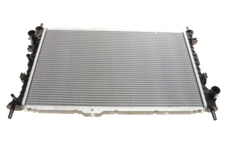 Радіатор охолодження двигуна nrf 54755 на Форд Connect