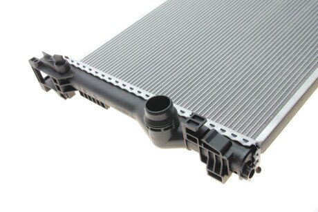 Радиатор охлаждения двигателя nrf 550028