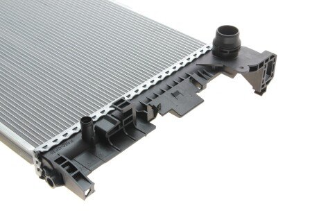 Радиатор охлаждения двигателя nrf 550028