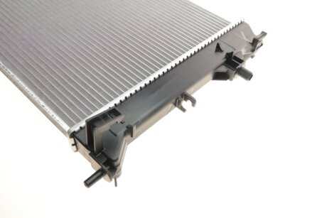 Радиатор охлаждения двигателя nrf 550035