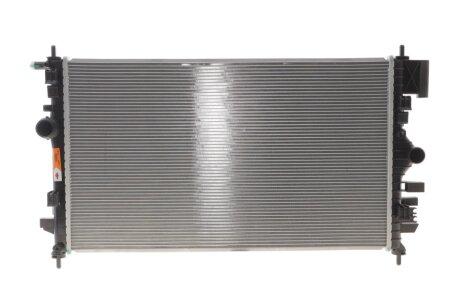 Радиатор охлаждения двигателя nrf 550042 на Опель Инсигния а