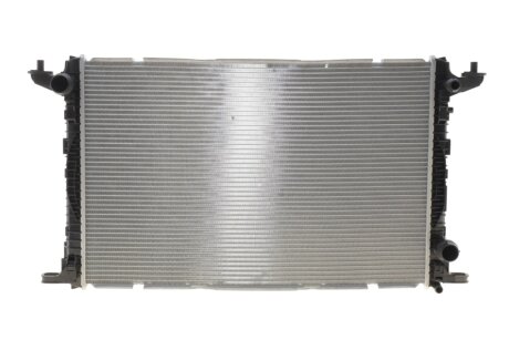 Радіатор охолодження двигуна nrf 550276 на Ауди A4 B9