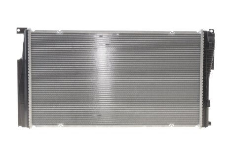 Радиатор охлаждения двигателя nrf 550295