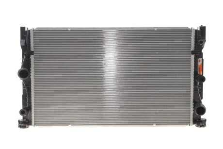 Радиатор охлаждения двигателя nrf 550367 на Бмв 7 серии