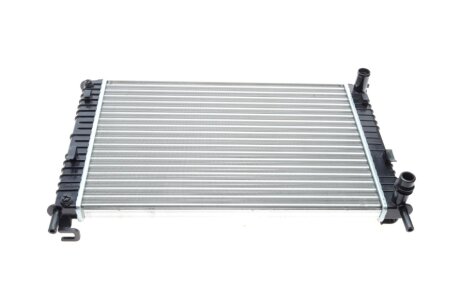 Радіатор охолодження двигуна nrf 56134A на Мазда 2