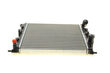 Радиатор охлаждения двигателя nrf 58196