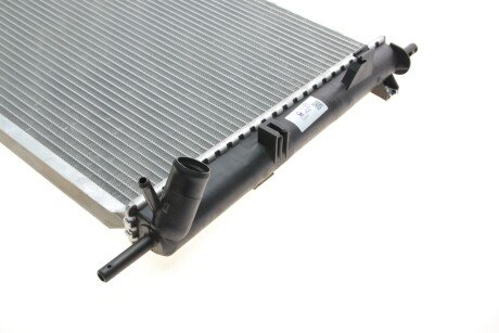 Радиатор охлаждения двигателя nrf 58272