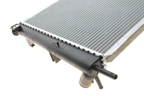 Радиатор охлаждения двигателя nrf 58272