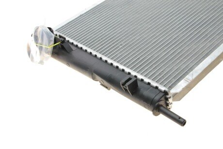 Радиатор охлаждения двигателя nrf 58272