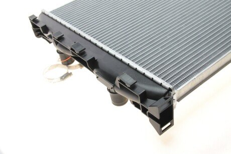 Радиатор охлаждения двигателя nrf 58329