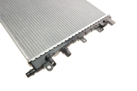 Радиатор охлаждения двигателя nrf 58569